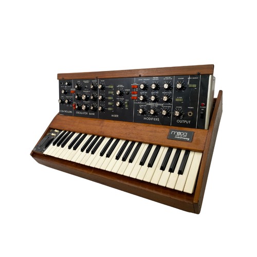 90 - Moog Minimoog Model D, 1972

Stunning early steel panel Minimoog with the glorious rich sound these ... 