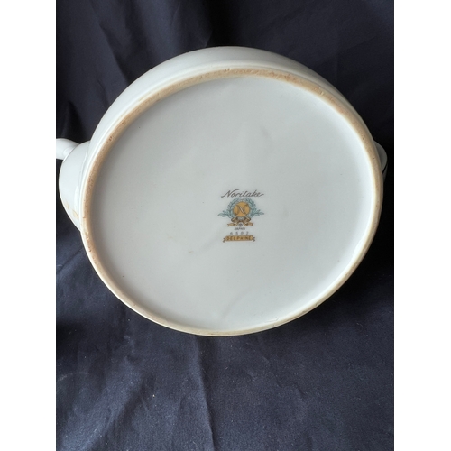 90 - CHSW. Selection of ceramic items. Noritake delphine tea pot, wedgwood clementine vase etc
