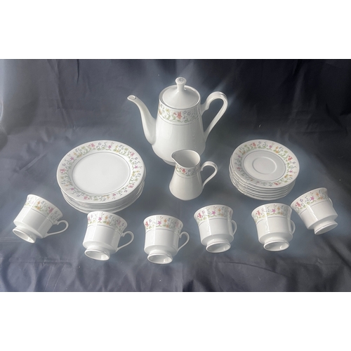 106 - CHSW - Tea / Coffee set,  Crown Ming 'Susan'