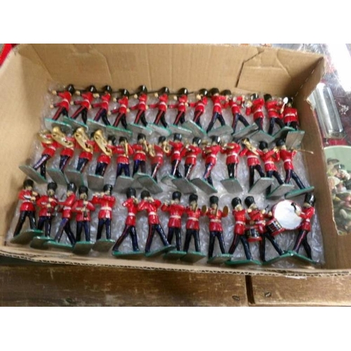 161 - 6 trays of lead soldiers and 6 other soldiers