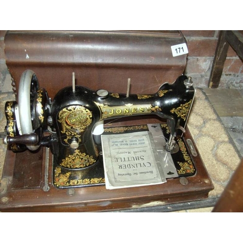 171 - An old sewing machine