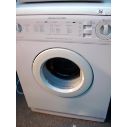 94 - A Hotpoint spin drier