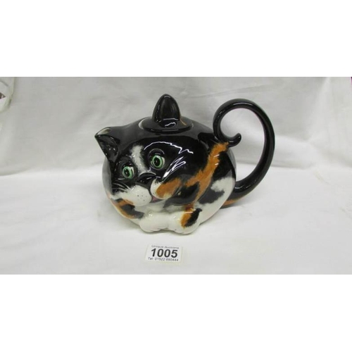 1005 - A Carlton ware cat teapot