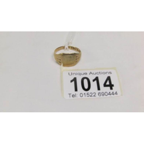 1014 - A 9ct gold signet ring size U