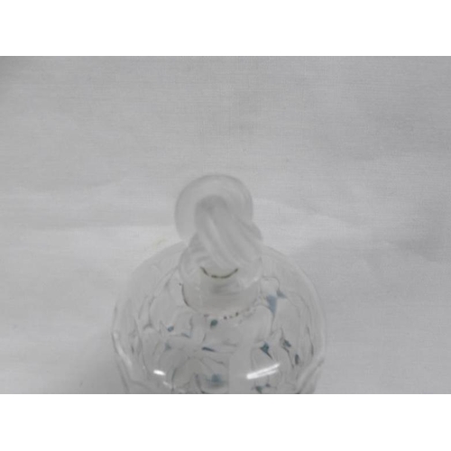 1232 - A 1920's R Lalique Glycines perfume bottle