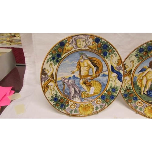 1273 - A pair of 18th century Delft plates, a/f