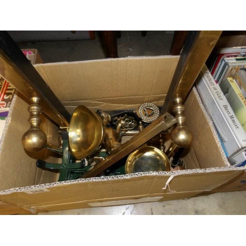 368 - A mixed lot of brass ware including scales, horse brasses etc