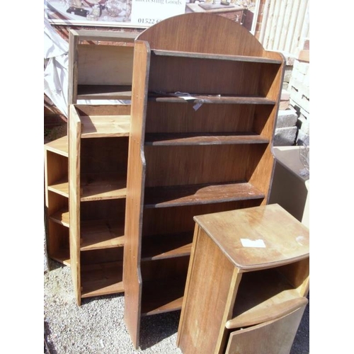 35 - Assorted bookshelves