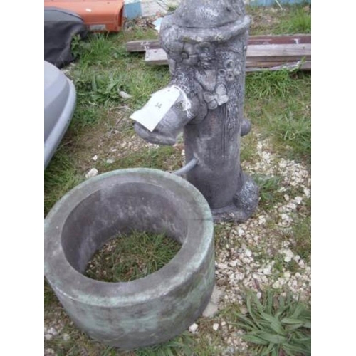 34 - A quantity of garden ornaments