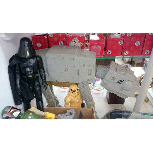 225 - Quantity of Star Wars toys and figures