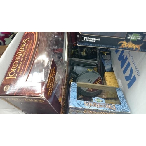 239 - A collection of Lord of the Rings toys and collectibles