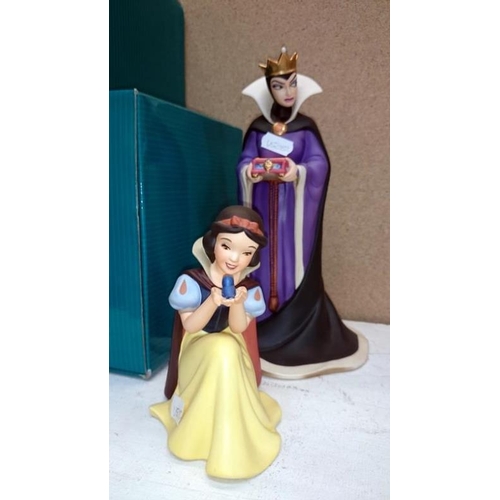 52 - A Walt Disney Classics collection 65th Anniversary Snow White & 60th Anniversary Queen (both boxed)