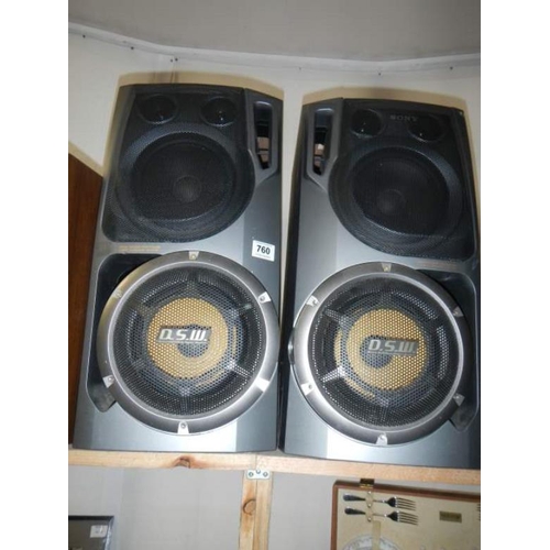 760 - 2 large DSW speakers