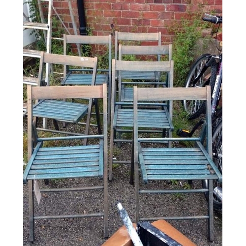 390 - 7 garden chairs