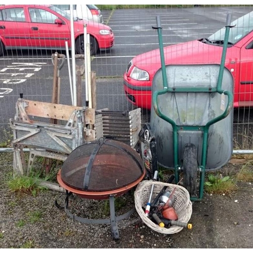 393 - A quantity of gardening items including wheelbarrow