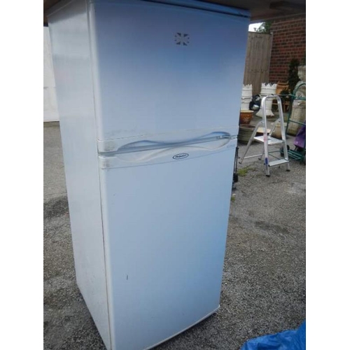 420A - A Hotpoint fridge freezer