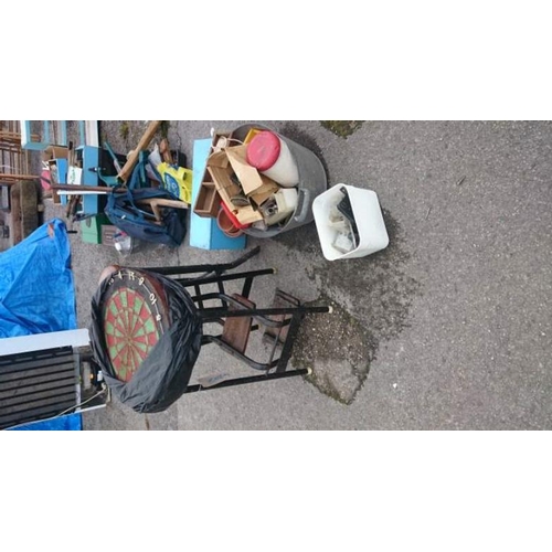 420D - A quantity of miscellaneous items in bath & stools etc,