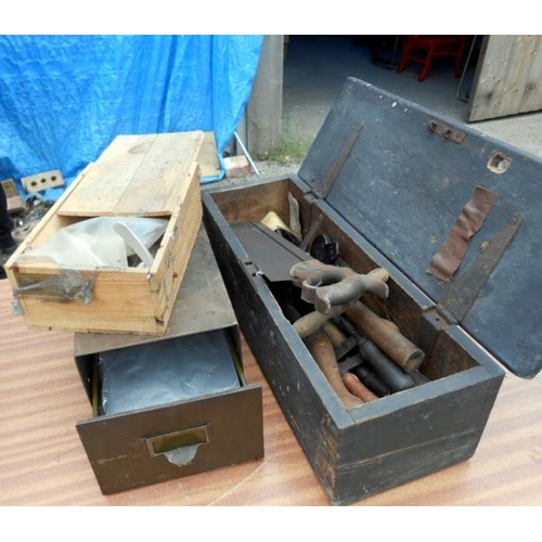 349 - A box of vintage tools etc