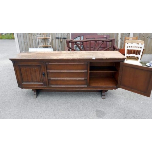 1111 - An old sideboard