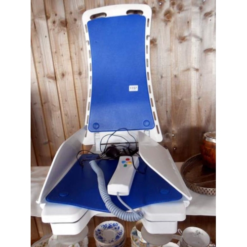 1157 - A bath chair