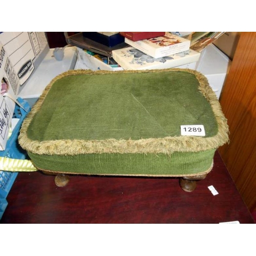 1289 - A fabric covered foot stool