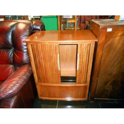 1372 - A retro TV cabinet