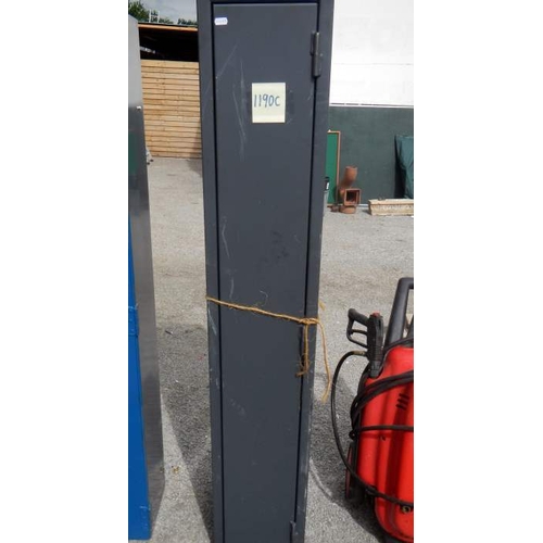 1190C - A slim metal cabinet