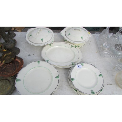 67 - A dinner set