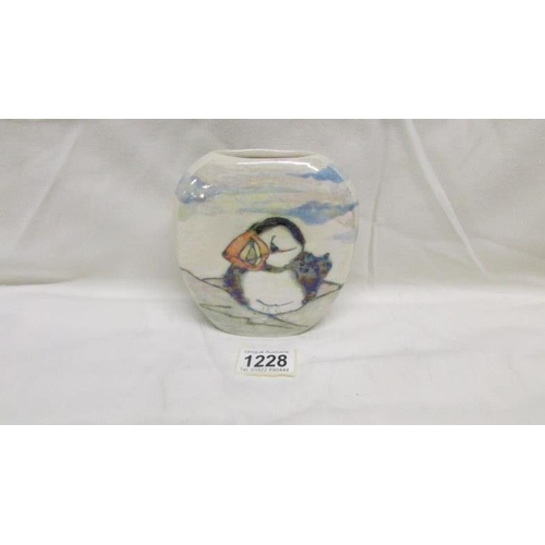 1228 - A 12cm Lise Moorcroft puffin design vase