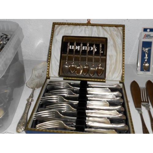 184 - Large quantity of cutlery inc. cased sets