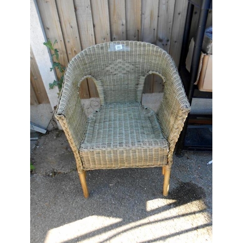 552 - A loom style chair