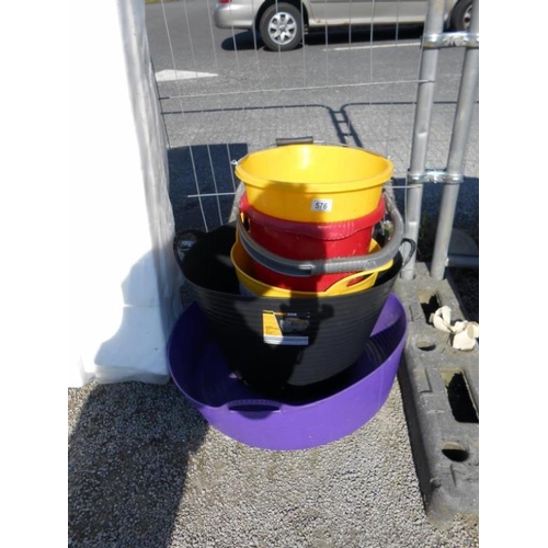 576 - A quantity of buckets