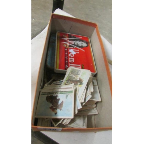 338 - A quantity of chewing gum cards, Mobil football club cards etc