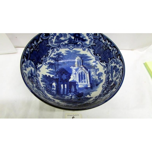 6 - A blue and white 'Abbey' bowl, 22cm diameter