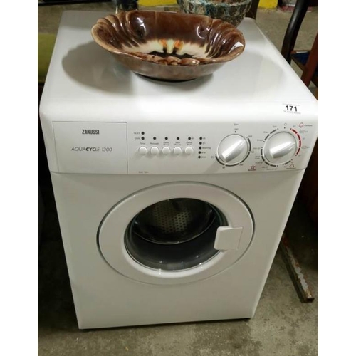 171 - A Zanussi Aquacyle 1300 Washing Machine