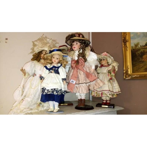 261 - 5 collectors dolls