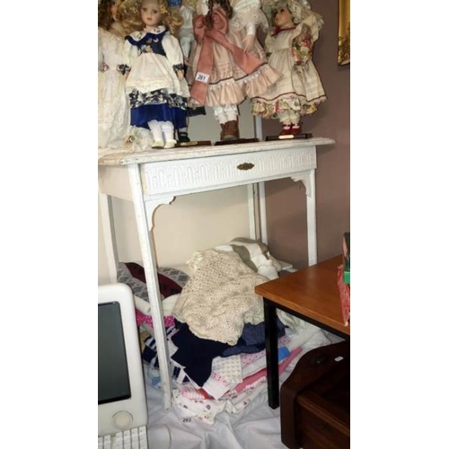 262 - A shabby chic hall table with drawer