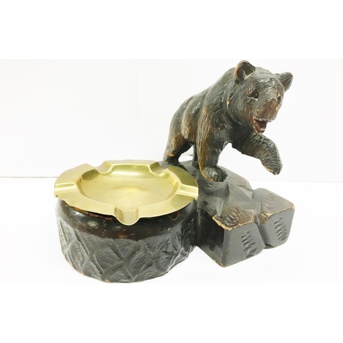 158 - A Black Forest carved bear ashtray