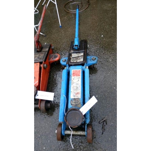 10J - A Duco trolley jack