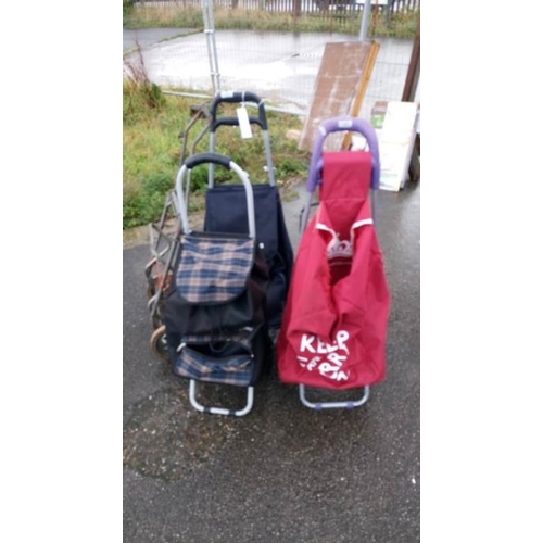 20E - A quantity of shopping trolleys etc.