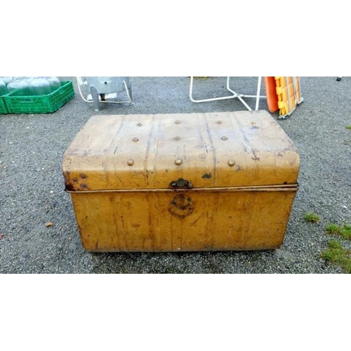 20T - An old tin trunk