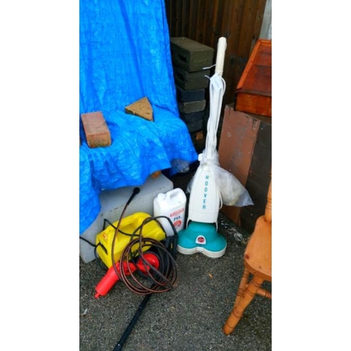 30S - A Hoover sweeper & other items