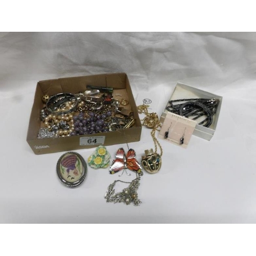 64 - A mixed lot of costume jewellery etc