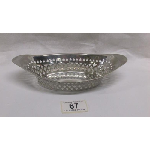 67 - A silver sweetmeat dish