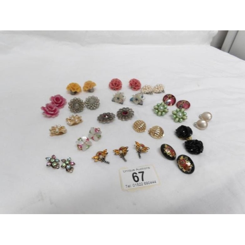 67 - A mixed lot of vintage earrings