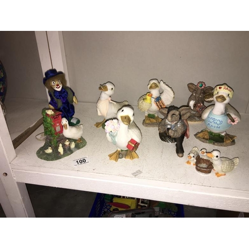 100 - A quantity of Leonardo ducks & 2 elephants & clown