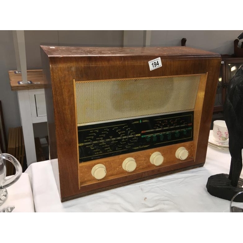 194 - A bush valve radio