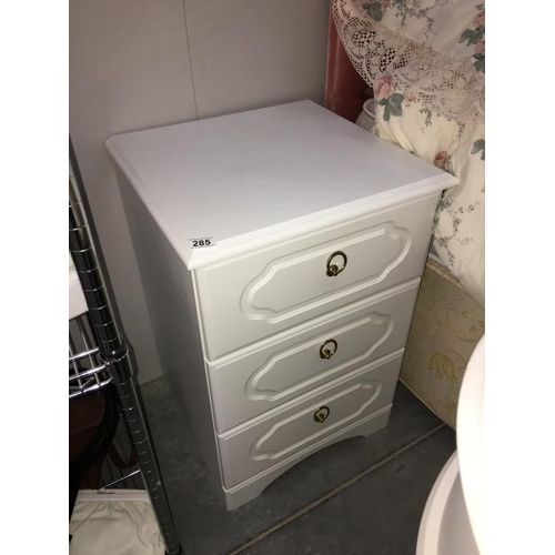 285 - A pair of good white 3 drawer chest of drawes