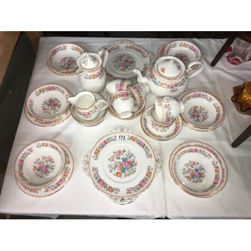 173 - 33 pieces of Royal Grafton bone china Regency Pottery teaware