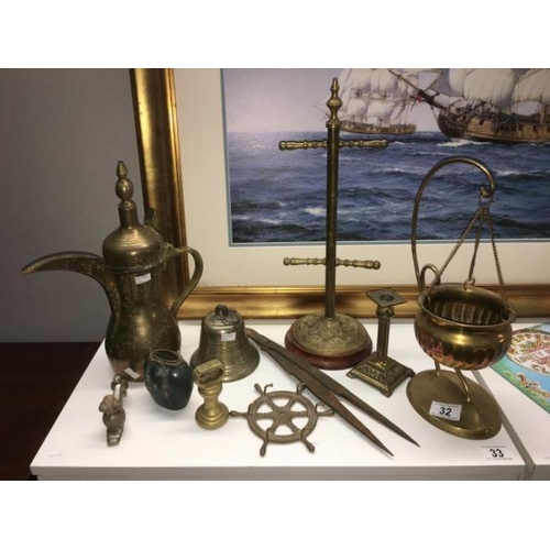 32 - A quantity of brass items